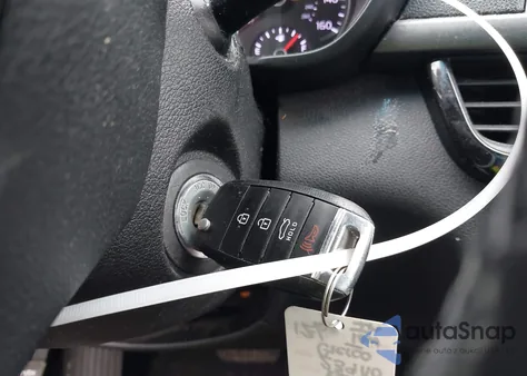 2018 Kia Optima S из США, поврежденный, VIN 5XXGT4L31JG239110